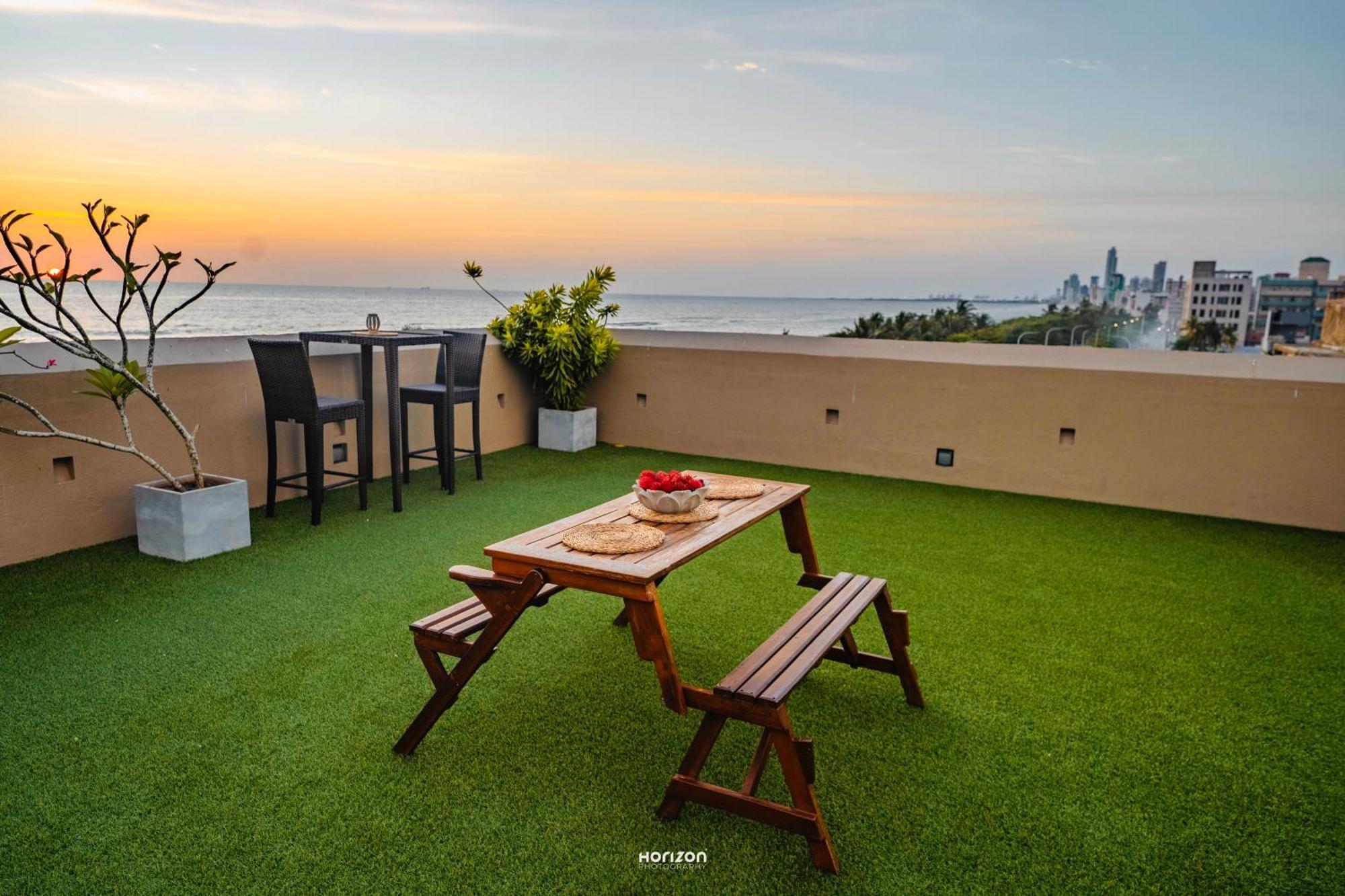 50 By The Sea Hotel Dehiwala-Mount Lavinia Екстериор снимка